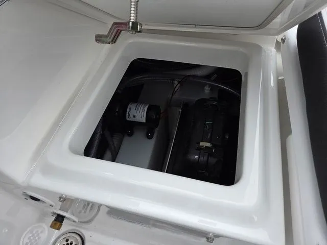 Slide: The Image of Yamaha 255 FSH Sport E 2026 - 16