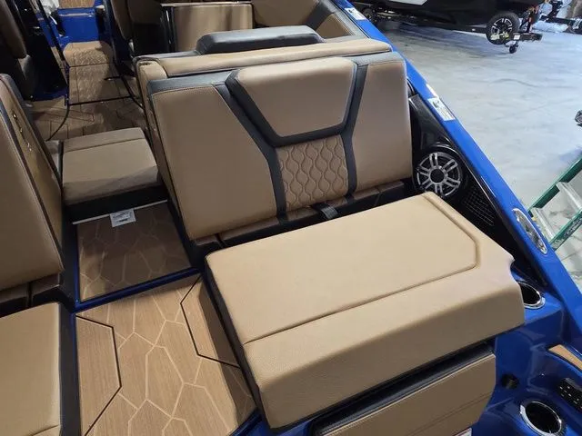 Slide: The Image of Yamaha 255XD 2026 - 6