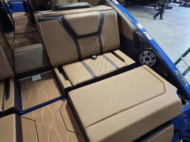 Slide: The Image of Yamaha 255XD 2026 - 8