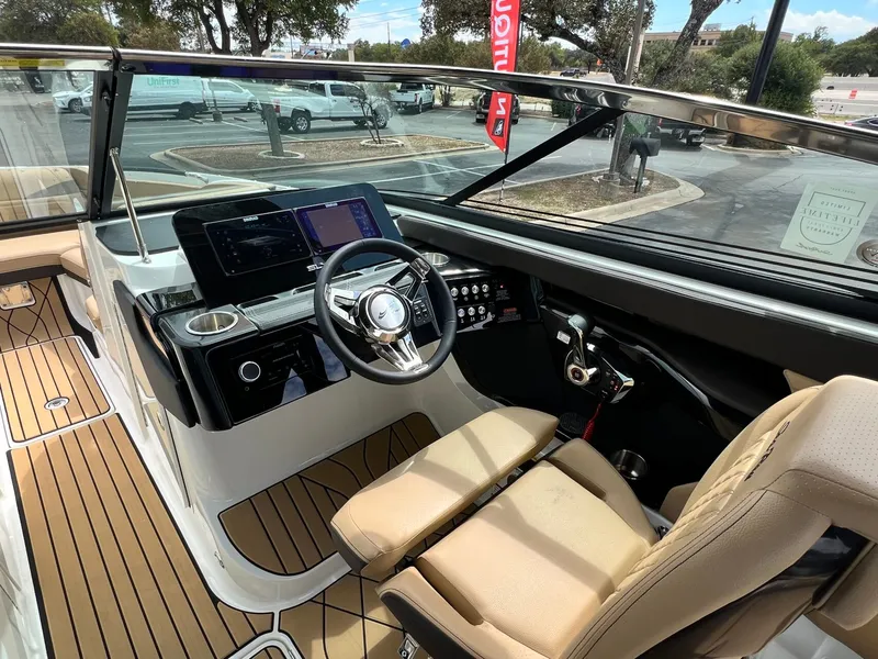 Slide: The Image of Sea Ray SLX 260 2026 - 21