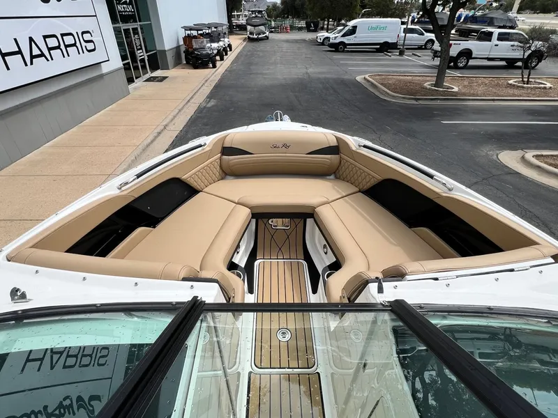 Slide: The Image of Sea Ray SLX 260 2026 - 29