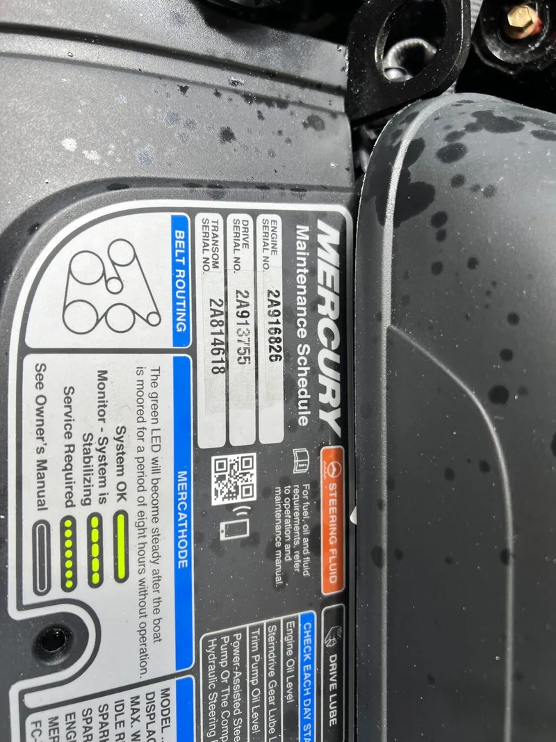 Slide: The Image of Sea Ray SLX 260 2026 - 42