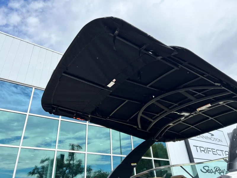 Slide: The Image of Sea Ray SLX 260 2026 - 46