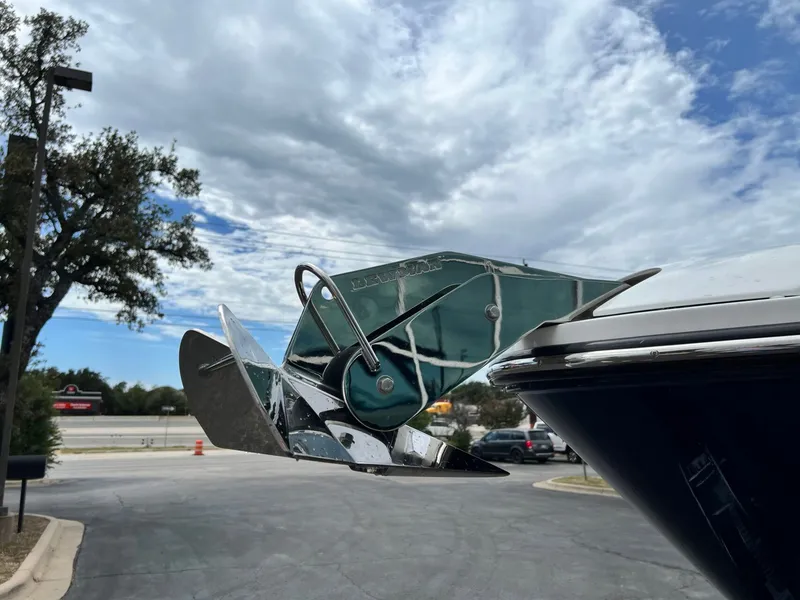 Slide: The Image of Sea Ray SLX 260 2026 - 7