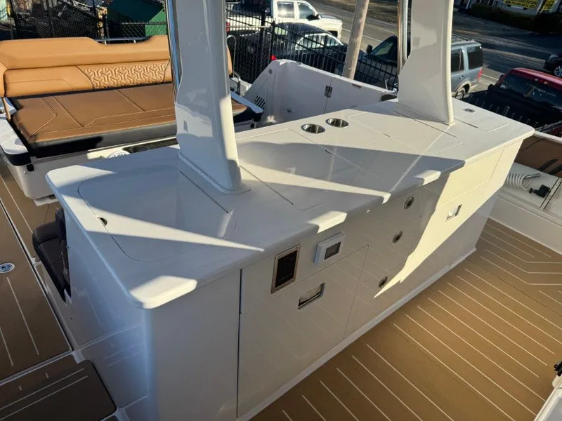 Slide: The Image of Regal 38 Surf Ultimate 2026 - 30