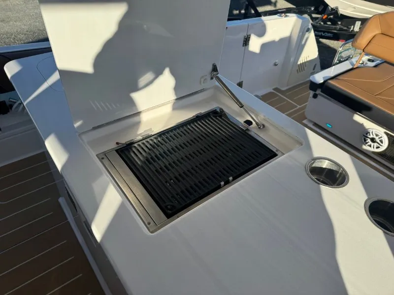 Slide: The Image of Regal 38 Surf Ultimate 2026 - 31