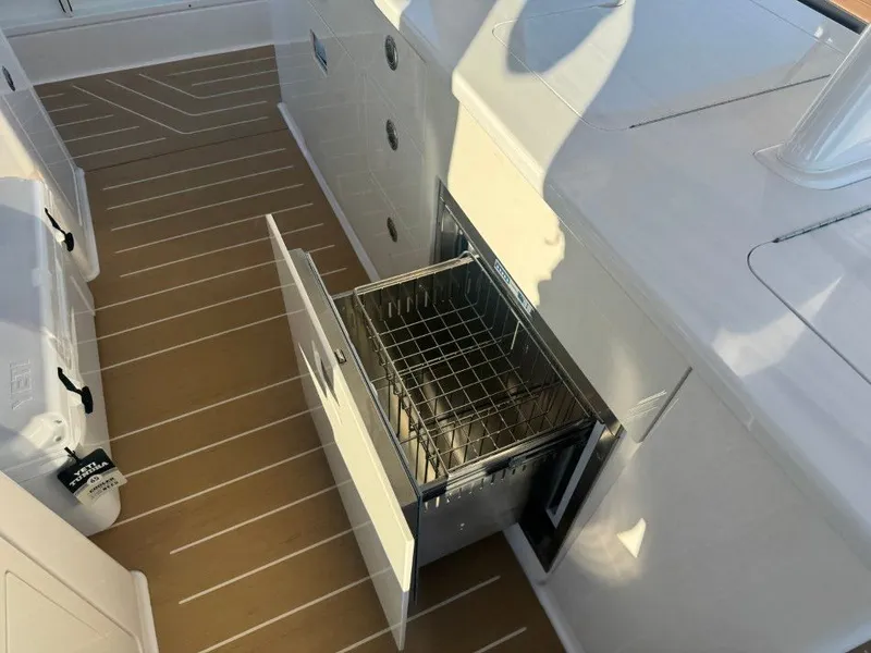 Slide: The Image of Regal 38 Surf Ultimate 2026 - 33