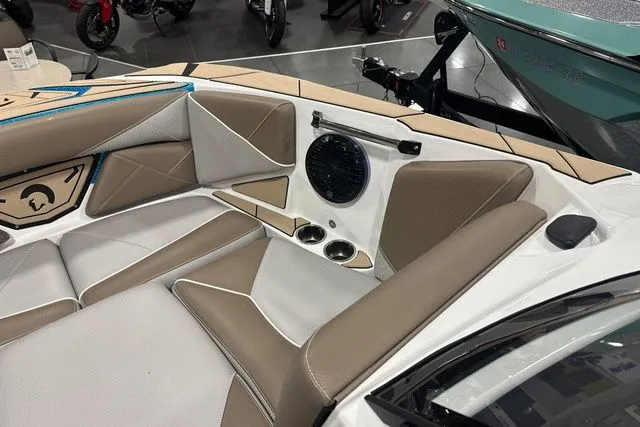 Slide: The Image of Centurion Nv213 2025 - 13