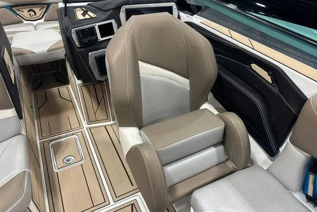 Slide: The Image of Centurion Nv213 2025 - 14