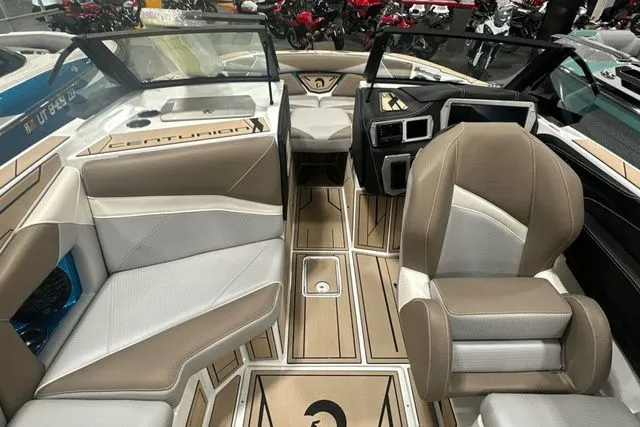 Slide: The Image of Centurion Nv213 2025 - 9