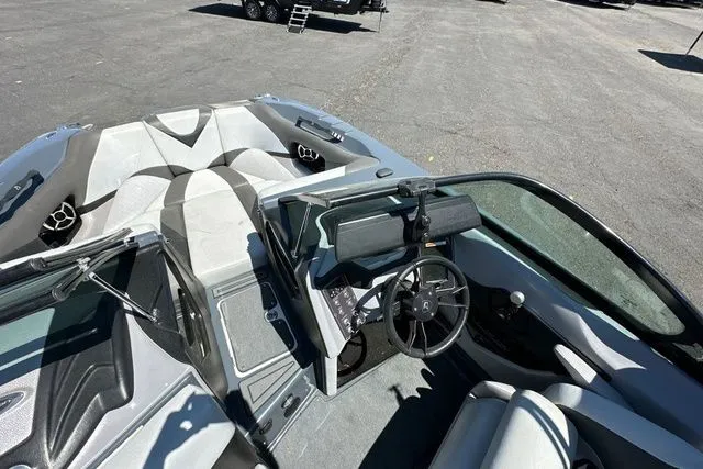 Slide: The Image of Centurion Enzo FS33 2015 - 14