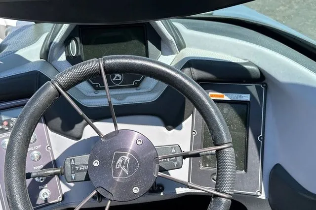 Slide: The Image of Centurion Enzo FS33 2015 - 19