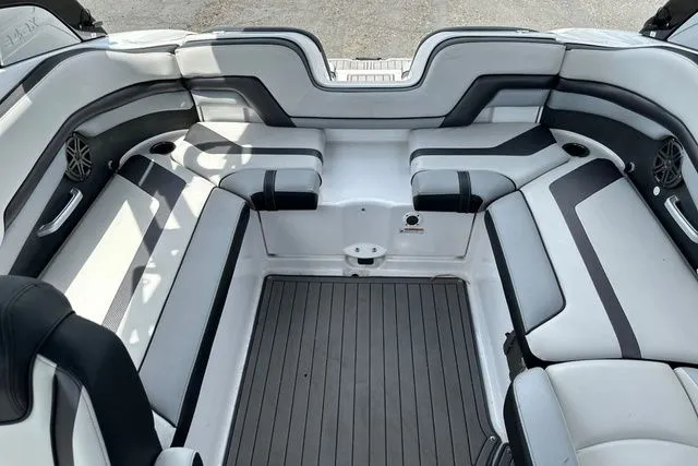 Slide: The Image of Yamaha E SERIES 2017 - 10