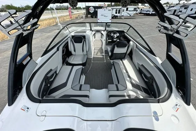 Slide: The Image of Yamaha E SERIES 2017 - 11