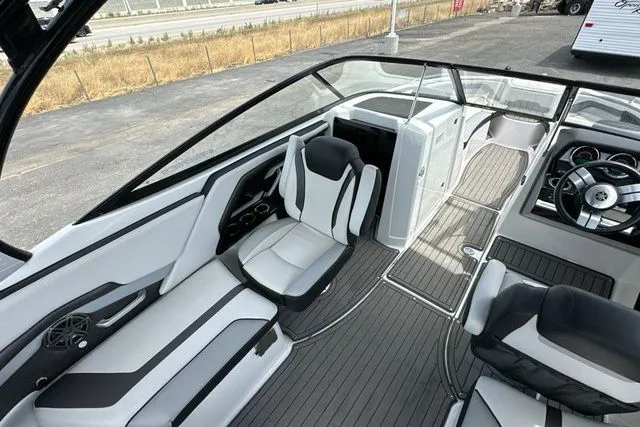 Slide: The Image of Yamaha E SERIES 2017 - 13