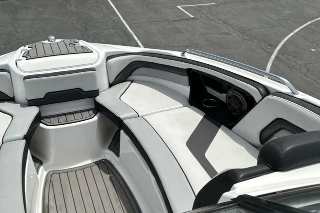 Slide: The Image of Yamaha E SERIES 2017 - 22