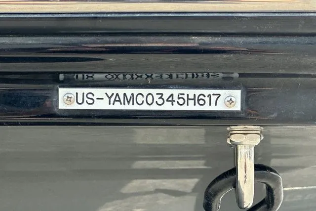 Slide: The Image of Yamaha E SERIES 2017 - 23