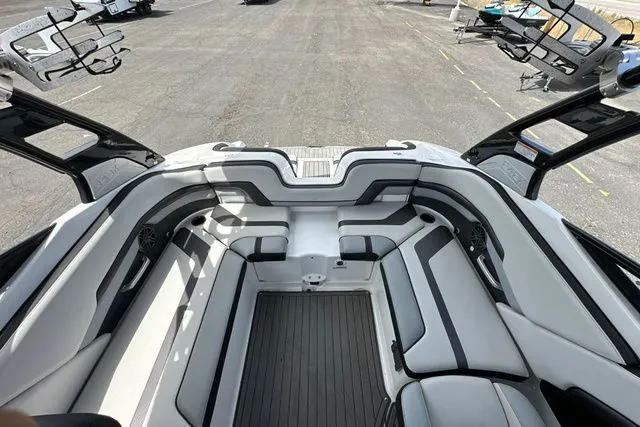 Slide: The Image of Yamaha E SERIES 2017 - 9