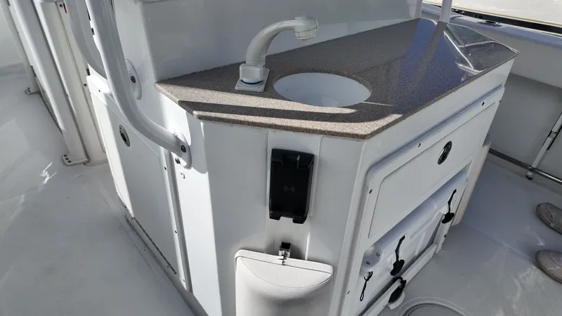 Slide: The Image of Sea Hunt Ultra 265 SE 2023 - 11