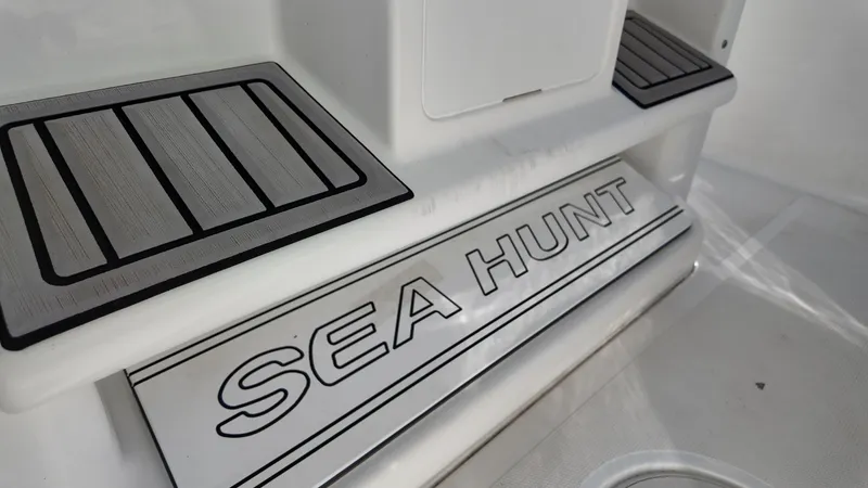 Slide: The Image of Sea Hunt Ultra 265 SE 2023 - 29