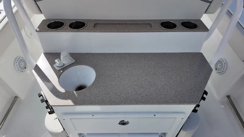 Slide: The Image of Sea Hunt Ultra 265 SE 2023 - 8