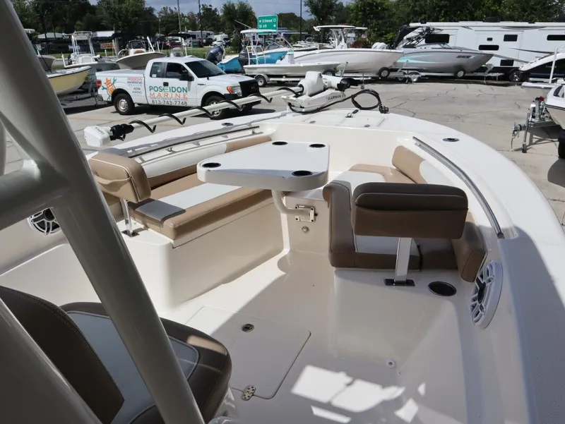 Slide: The Image of Sea Born LX24 Center Console 2024 - 15