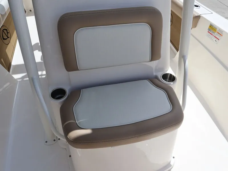 Slide: The Image of Sea Born LX24 Center Console 2024 - 20