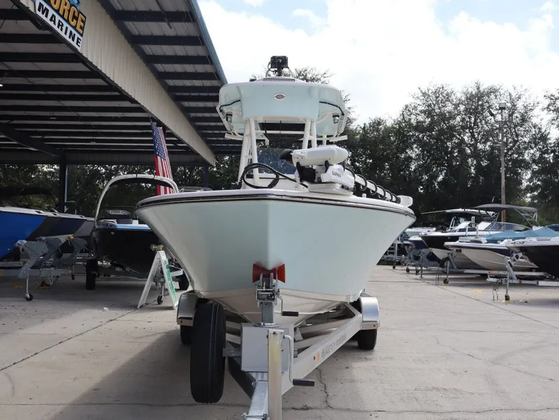 Slide: The Image of Sea Born LX24 Center Console 2024 - 5