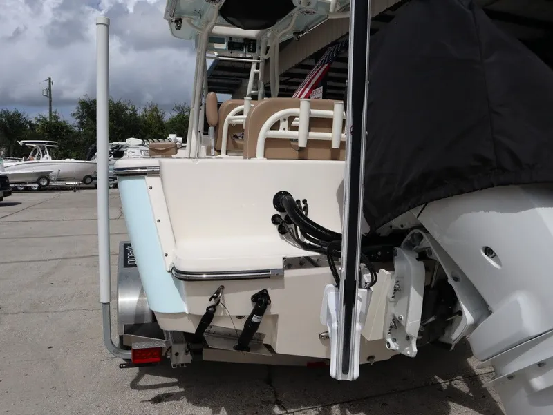 Slide: The Image of Sea Born LX24 Center Console 2024 - 7