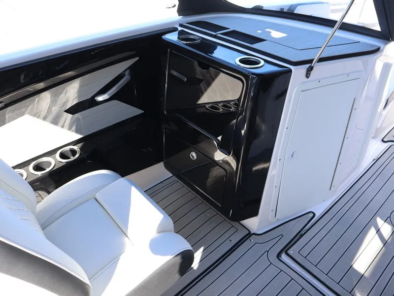 Slide: The Image of Yamaha 222S 2026 - 9