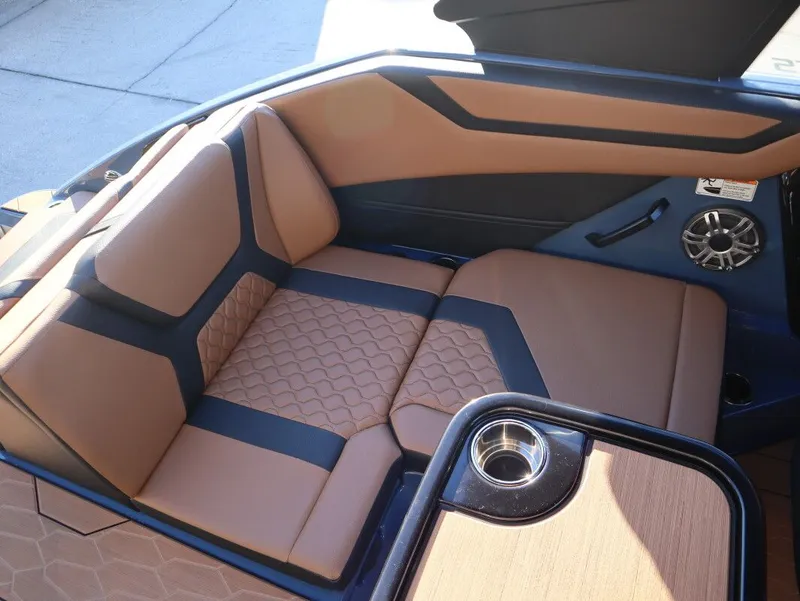 Slide: The Image of Yamaha 222XE 2026 - 16