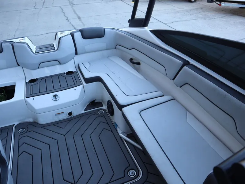 Slide: The Image of Yamaha AR195 2019 - 8