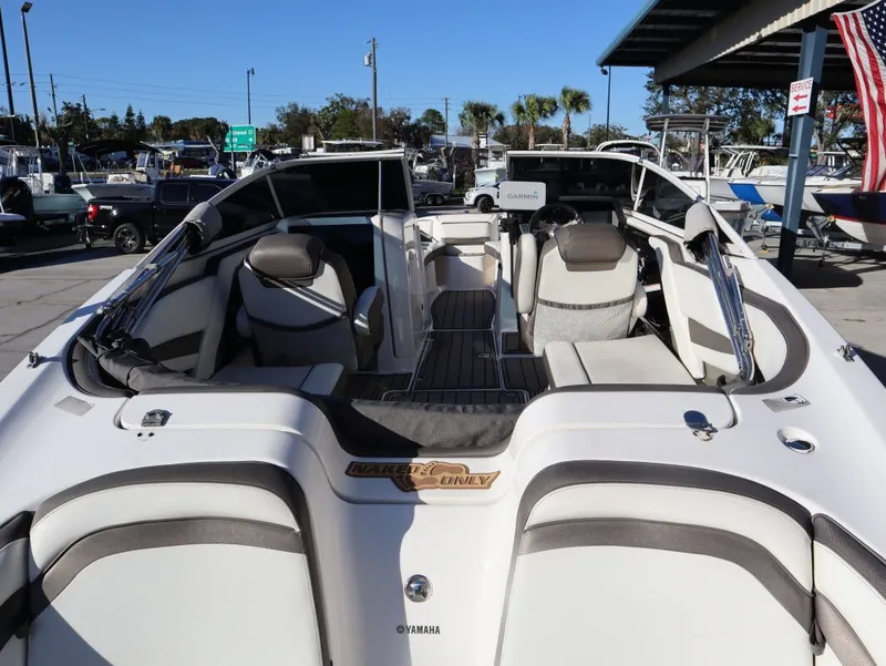 Slide: The Image of Yamaha 242 LTD 2016 - 14