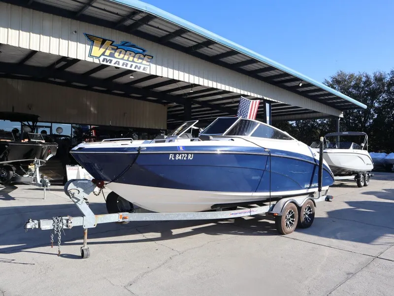 Slide: The Image of Yamaha 242 LTD 2016 - 2