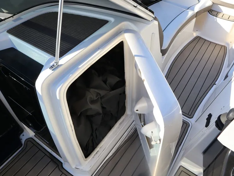 Slide: The Image of Yamaha 242 LTD 2016 - 20