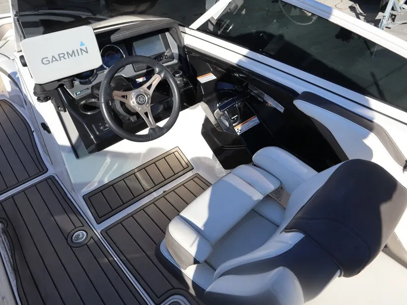 Slide: The Image of Yamaha 242 LTD 2016 - 23