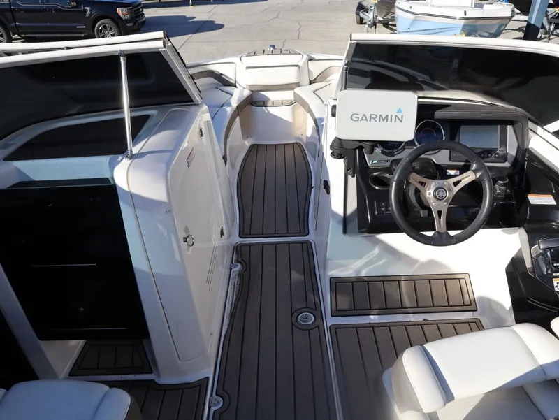 Slide: The Image of Yamaha 242 LTD 2016 - 25