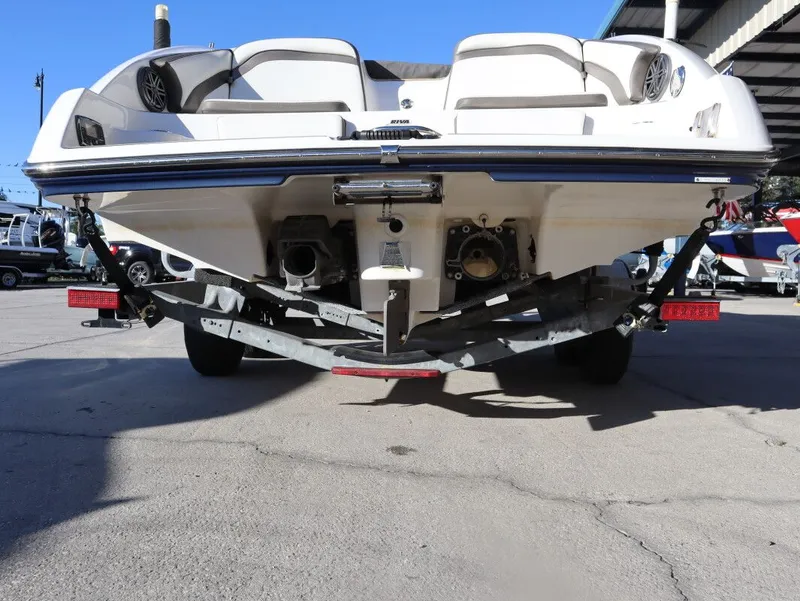 Slide: The Image of Yamaha 242 LTD 2016 - 9