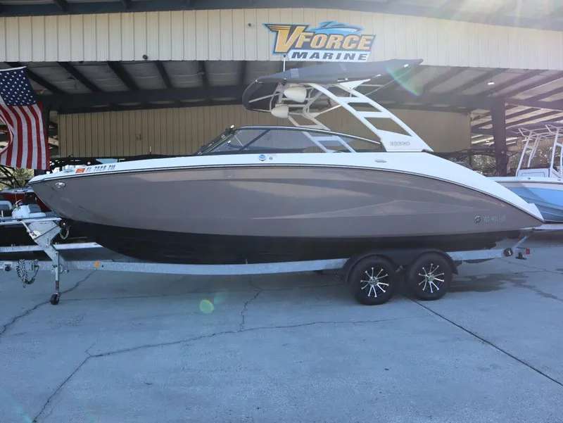 The Image of Yamaha 252SD 2023 - 1