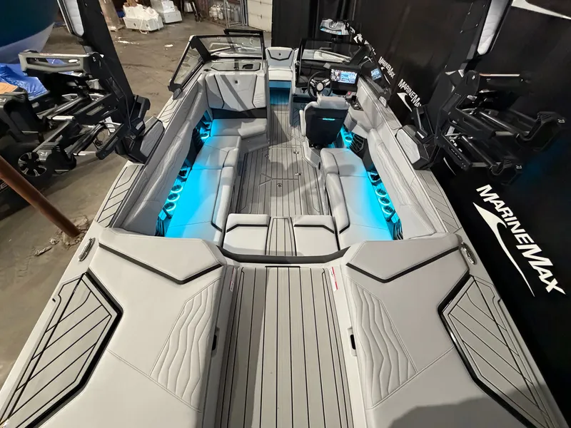 Slide: The Image of Nautique Super Air Nautique G23 2026 - 20