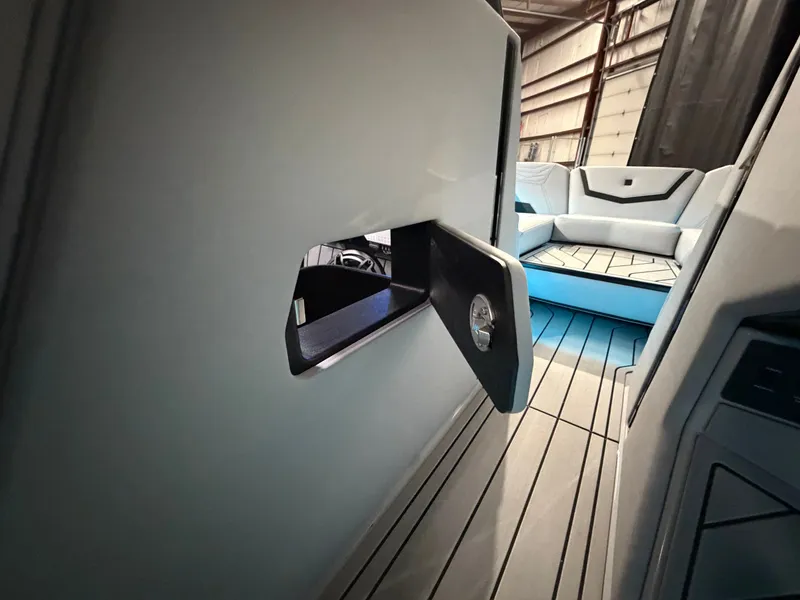 Slide: The Image of Nautique Super Air Nautique G23 2026 - 40