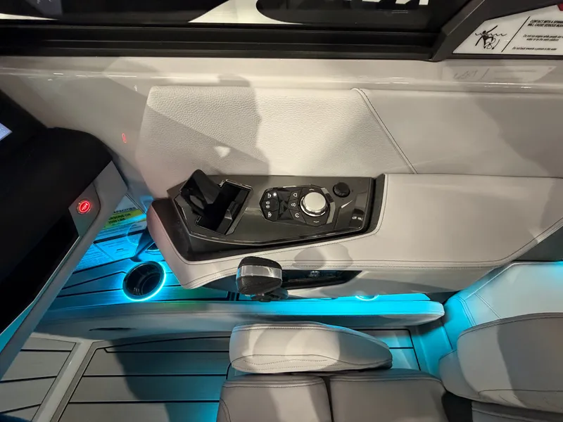 Slide: The Image of Nautique Super Air Nautique G23 2026 - 37