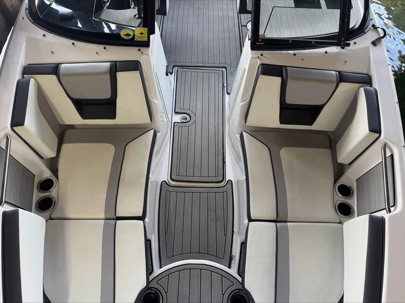 Slide: The Image of Yamaha 222S 2023 - 10