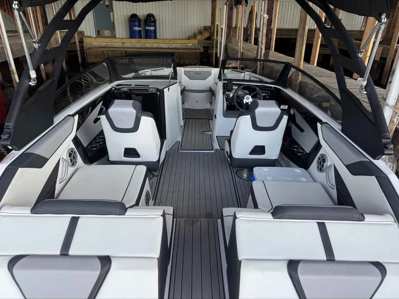 Slide: The Image of Yamaha 222S 2023 - 4