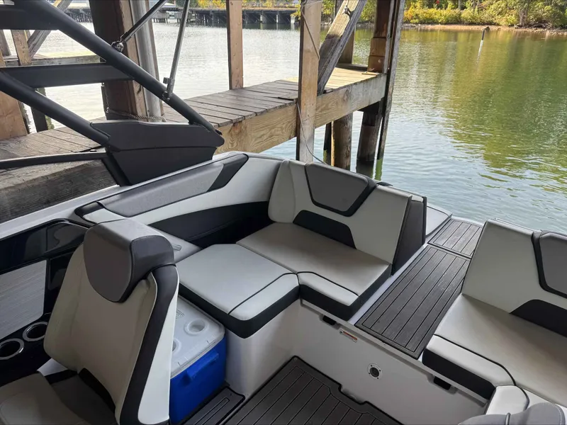 Slide: The Image of Yamaha 222S 2023 - 5