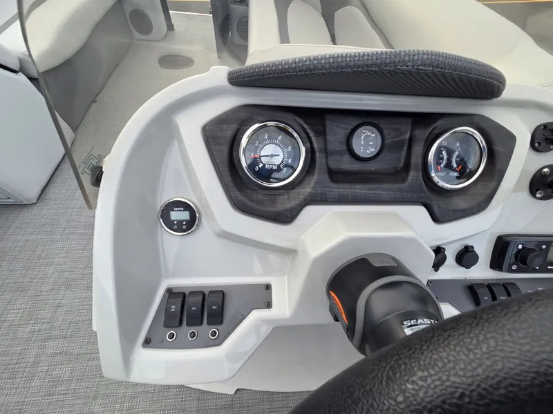 Slide: The Image of Crest II 230 SLC 2018 - 17