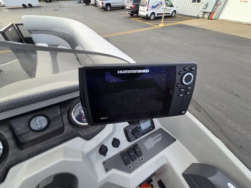 Slide: The Image of Crest II 230 SLC 2018 - 18