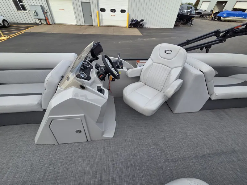 Slide: The Image of Crest II 230 SLC 2018 - 22