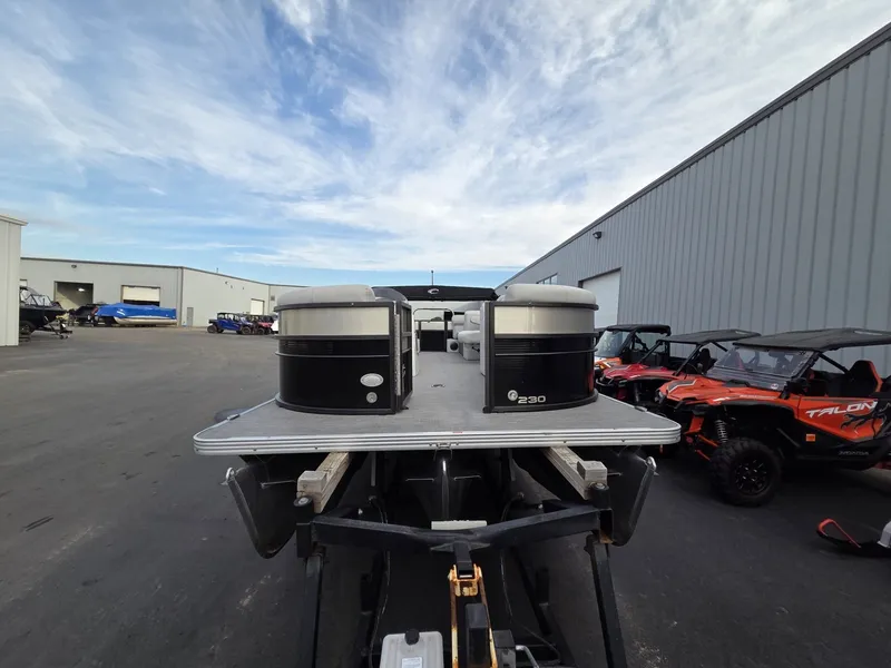 Slide: The Image of Crest II 230 SLC 2018 - 3