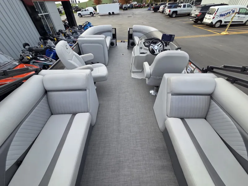 Slide: The Image of Crest II 230 SLC 2018 - 31